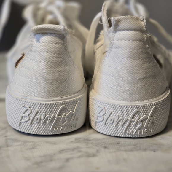 BLOWFISH Malibu Womens White Canvas Sneakers Size 7 LIKE-NEW - Picture 12 of 14